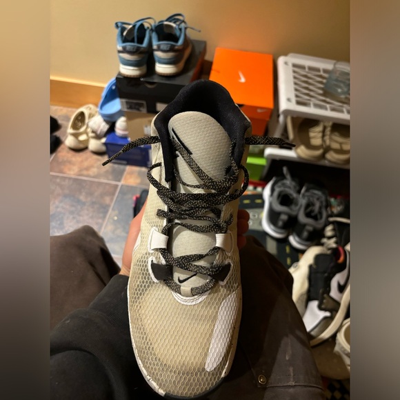 Gianni’s basketball shoes - Picture 7 of 7